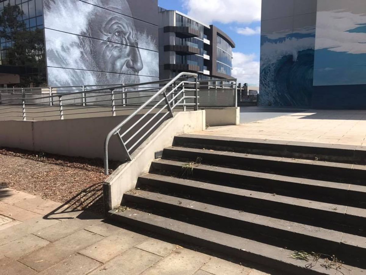 Novotel Rail skate spot