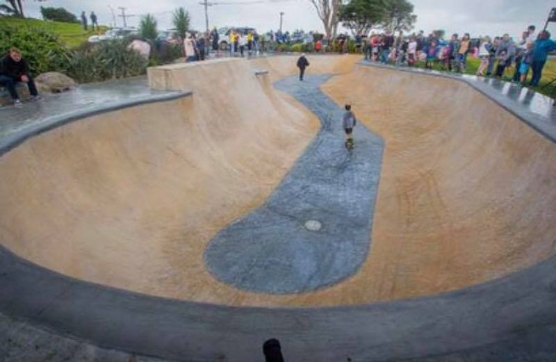 Oakura Bowl
