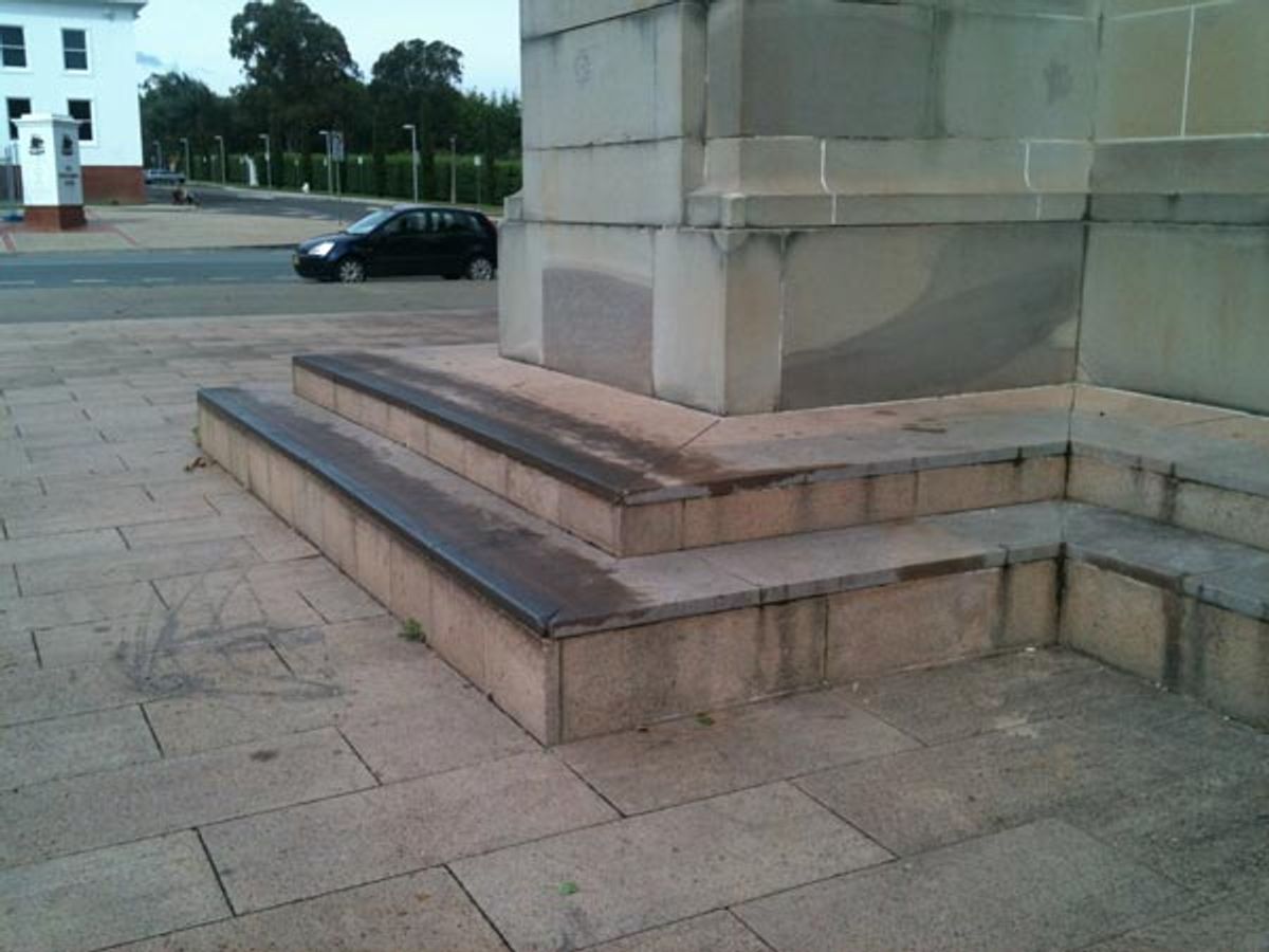 Old Parliament House Ledges skate spot