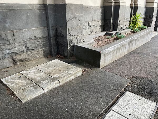 Old GPO Ledge