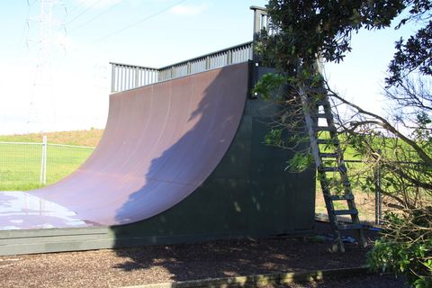 Onehunga Vert Ramp photo 4