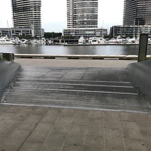 Oz Wharf Bank 2