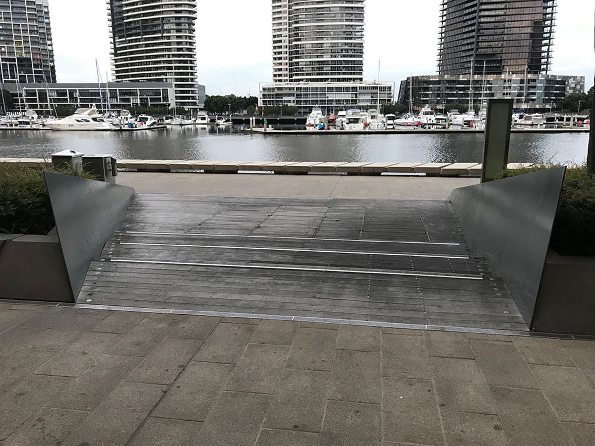Oz Wharf Bank 2 skate spot