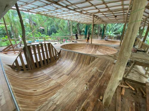 Pacifica Surf Studio Park 