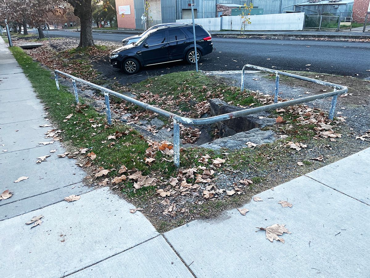 Parker St Flat Bar skate spot