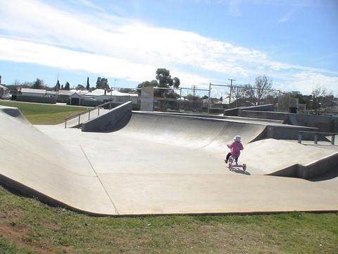 Parkes Skate Park photo 8