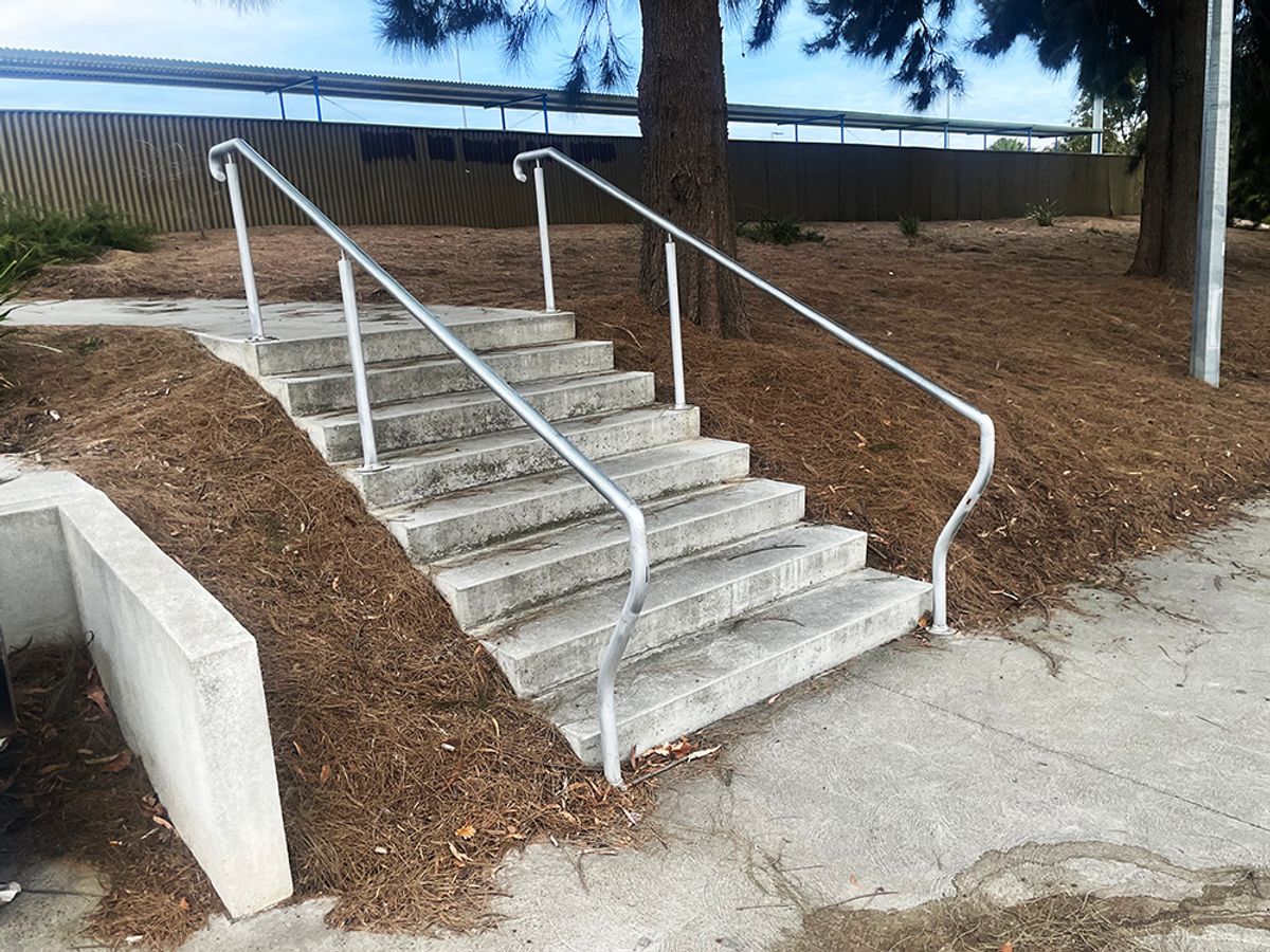 Park Rail skate spot