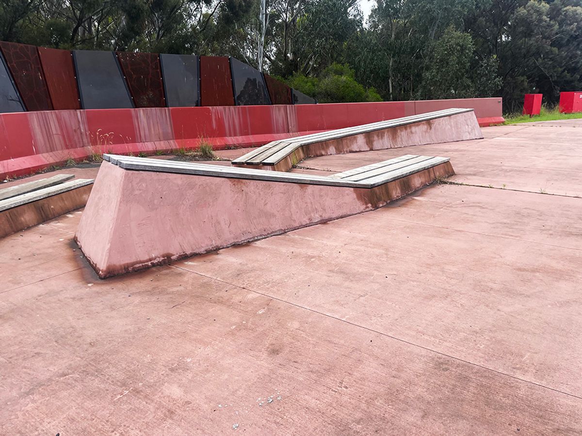 Pink Banks skate spot