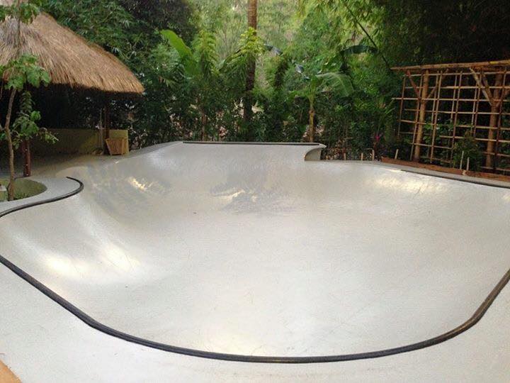 Pipes Hostel Bowl
