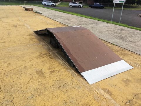 Port Kembla Old DIY photo 4