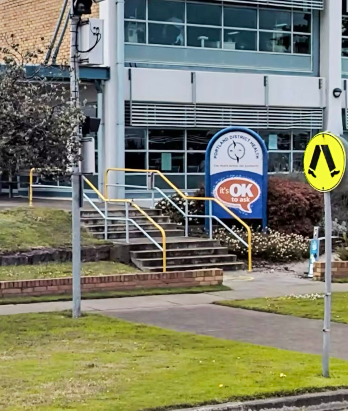 Hospital Kink Rail skate spot
