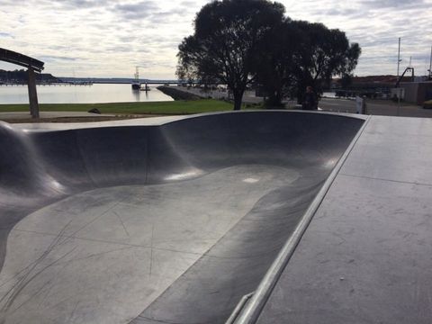 Portland  Skatepark photo 16