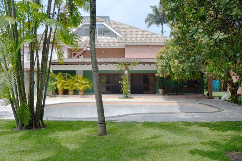 Private Backyard Pool Rio 