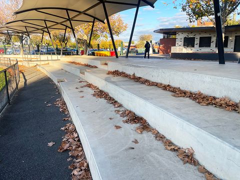 Oval Ledges photo 2