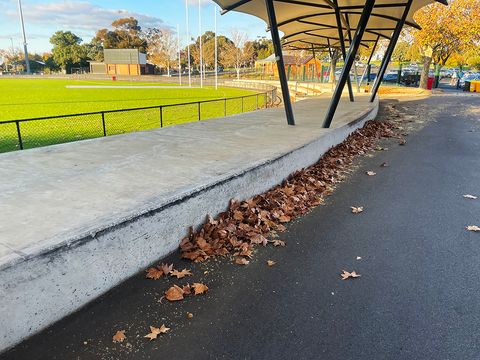 Oval Ledges photo 3