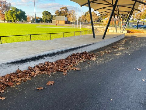 Oval Ledges photo 4