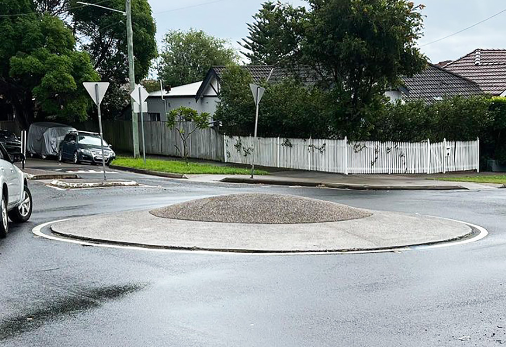 Queens St Roundabout