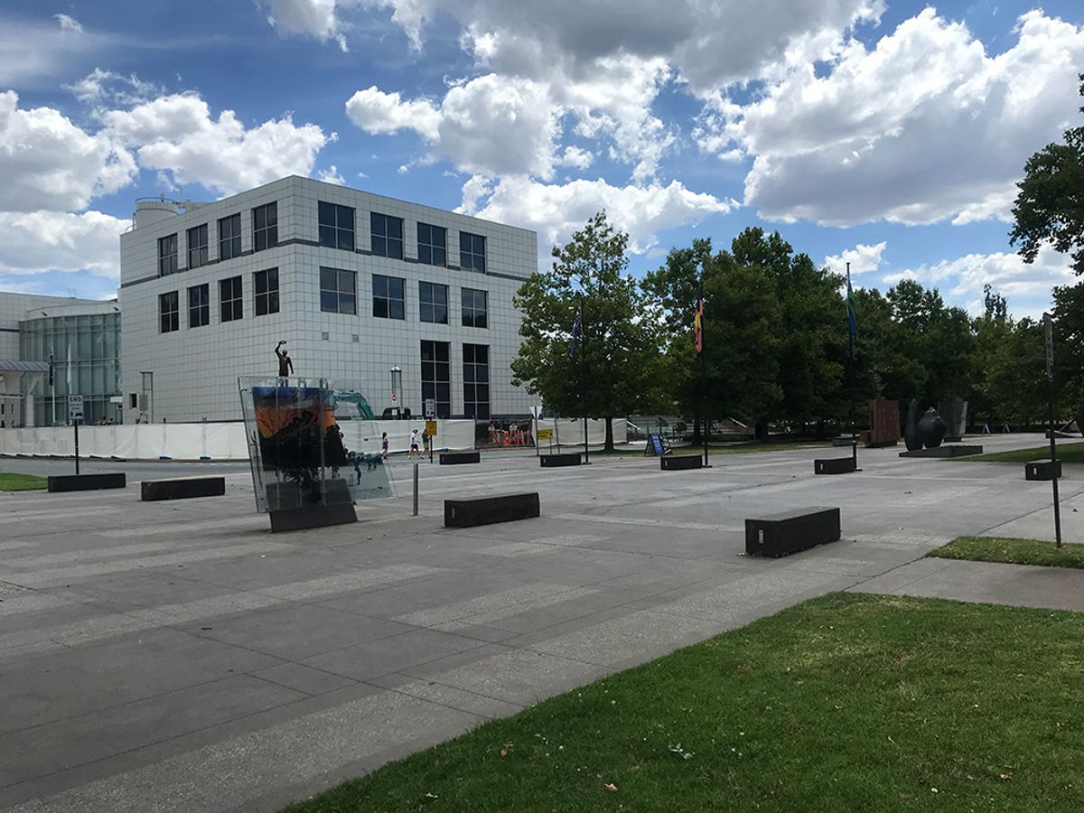 Questacon Ledge skate spot