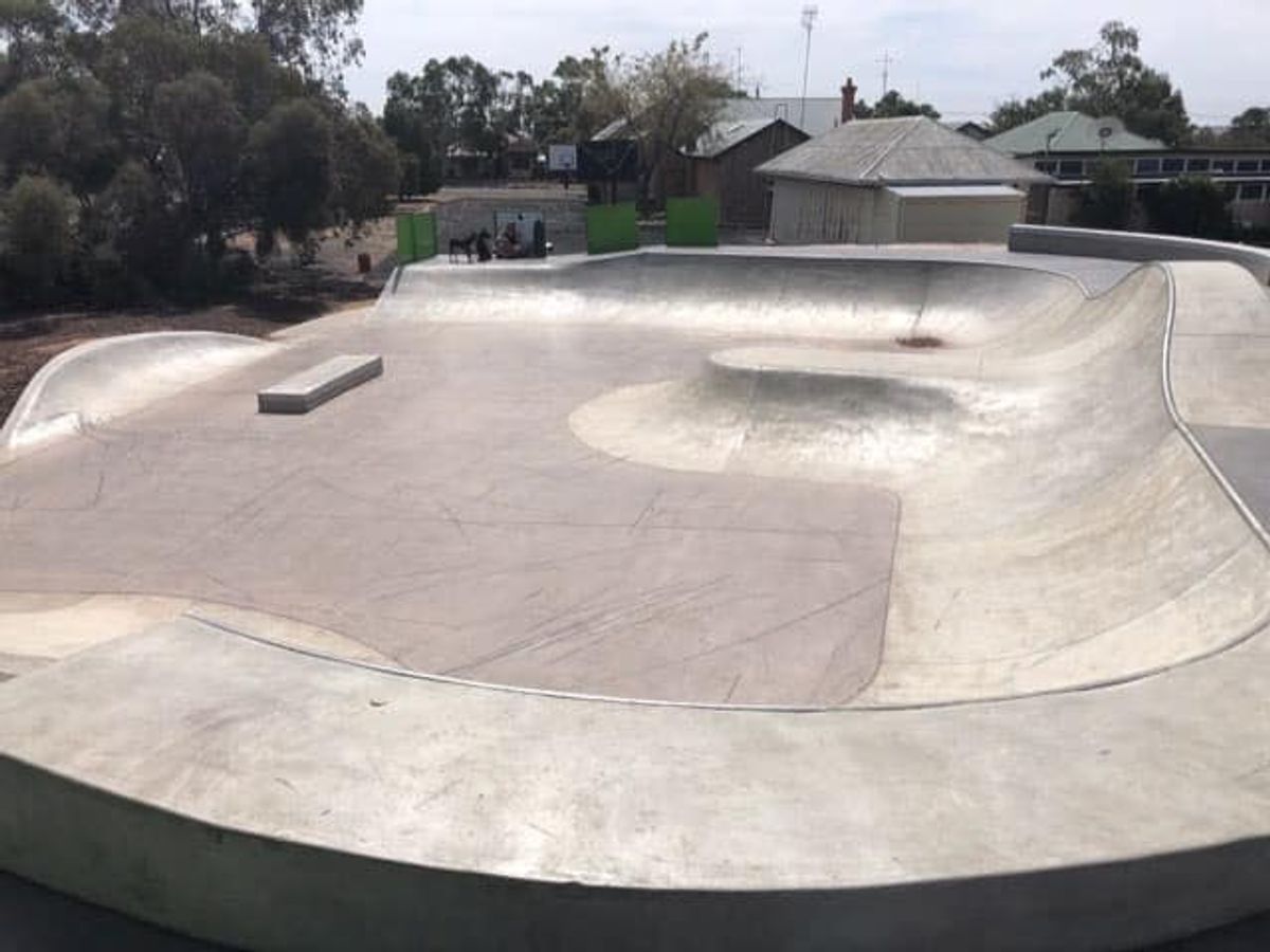 Rainbow New Park skatepark