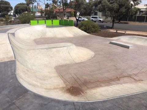 Rainbow New Park photo 4