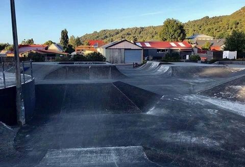 Reefton  Skatepark photo 3