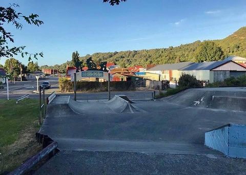 Reefton  Skatepark photo 9