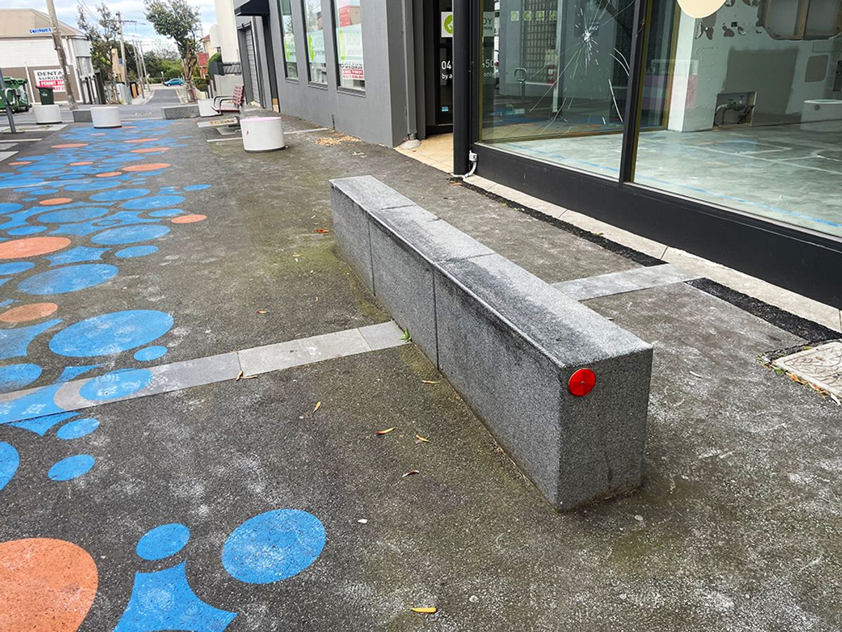Centreway Ledge skate spot
