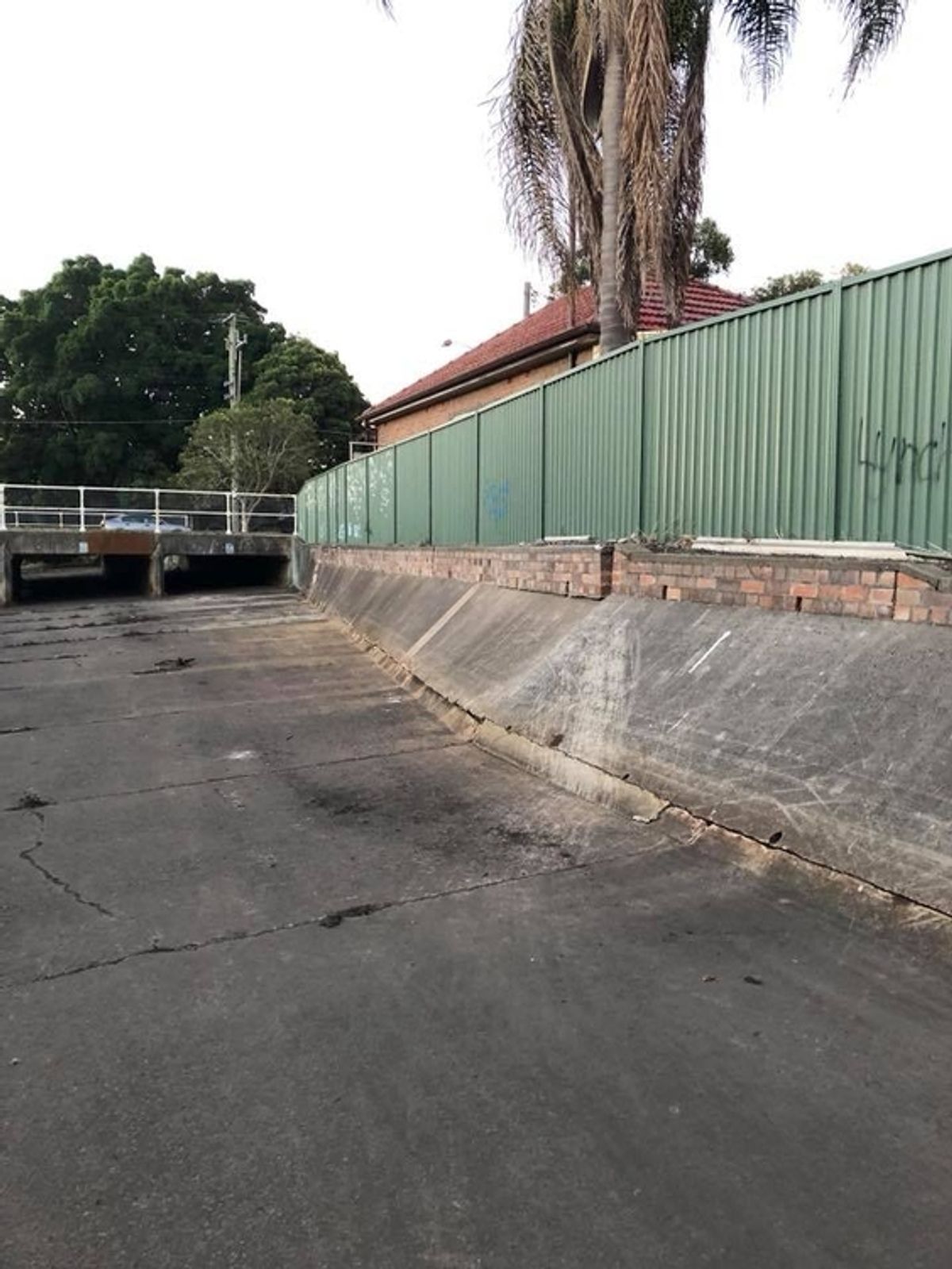 Bay St Dtich skate spot