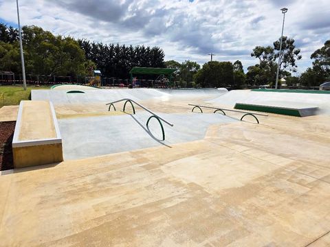 Romsey Skatepark photo 3