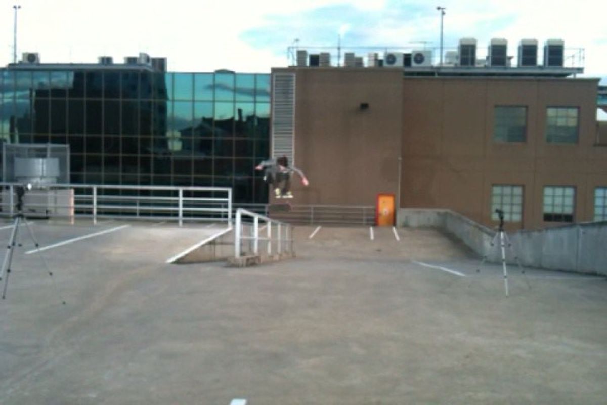 Wellington St Roof gap skate spot