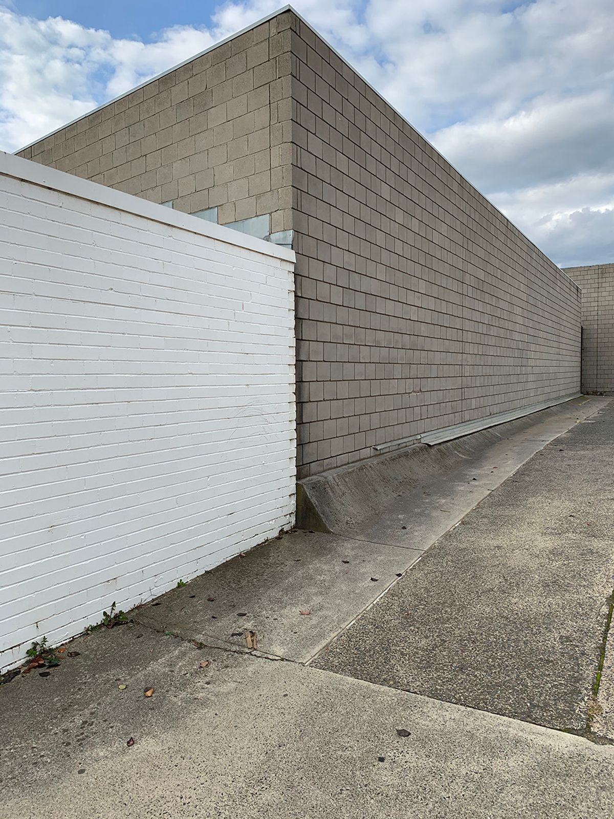 Sheen Bank to Wall skate spot