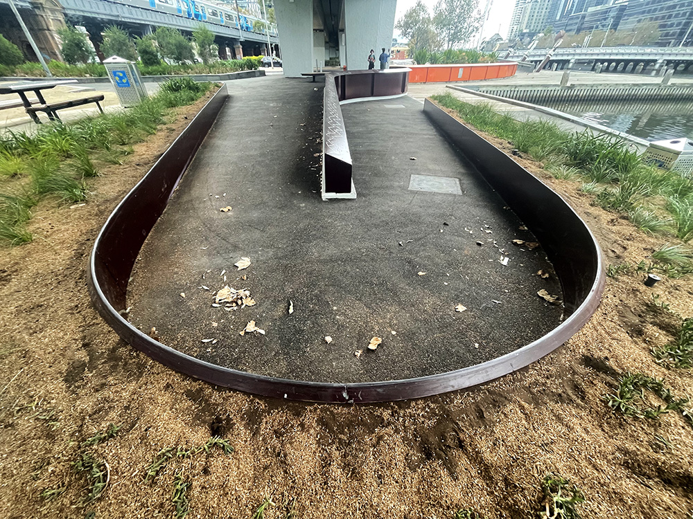 Enterprise Curved Ledge