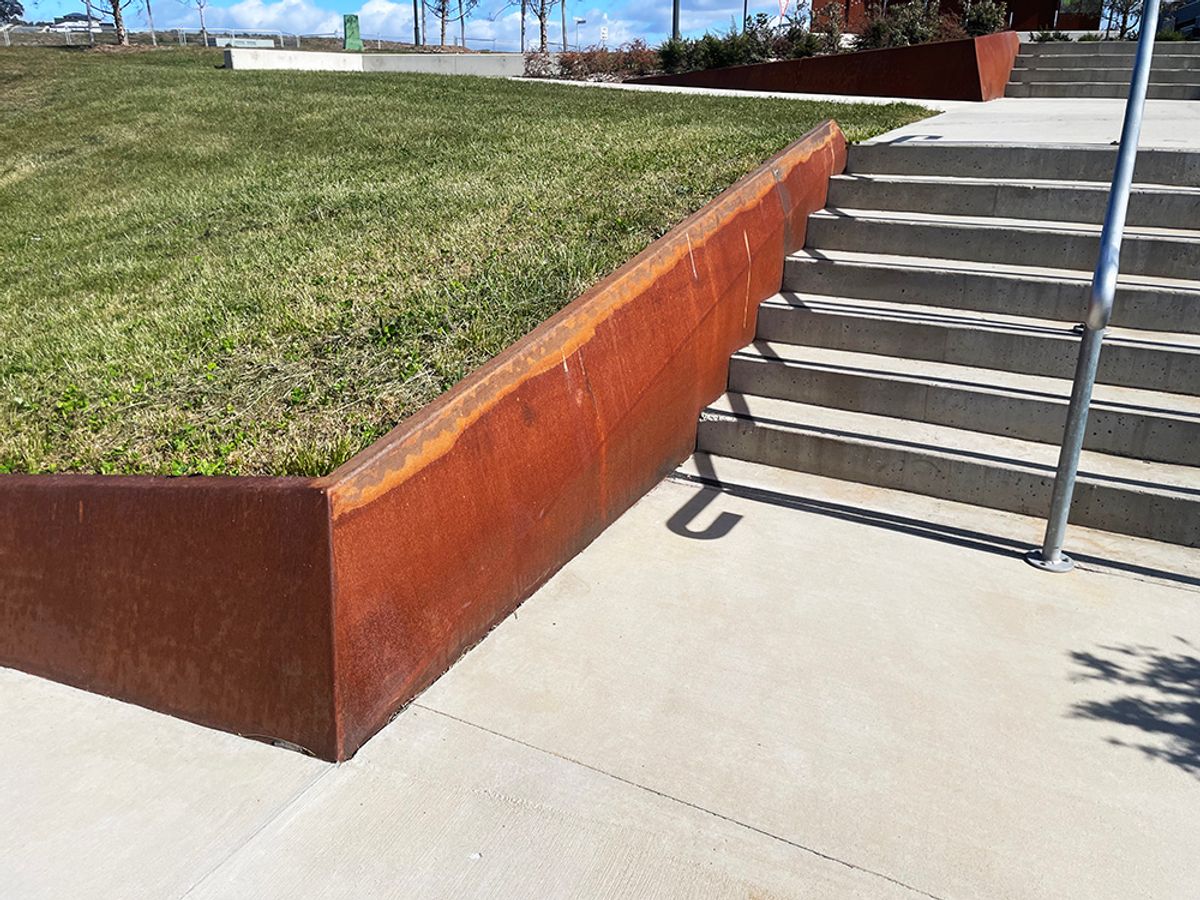 Googong Rusty Ledges skate spot