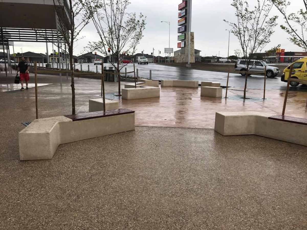 Shop Ledges skate spot