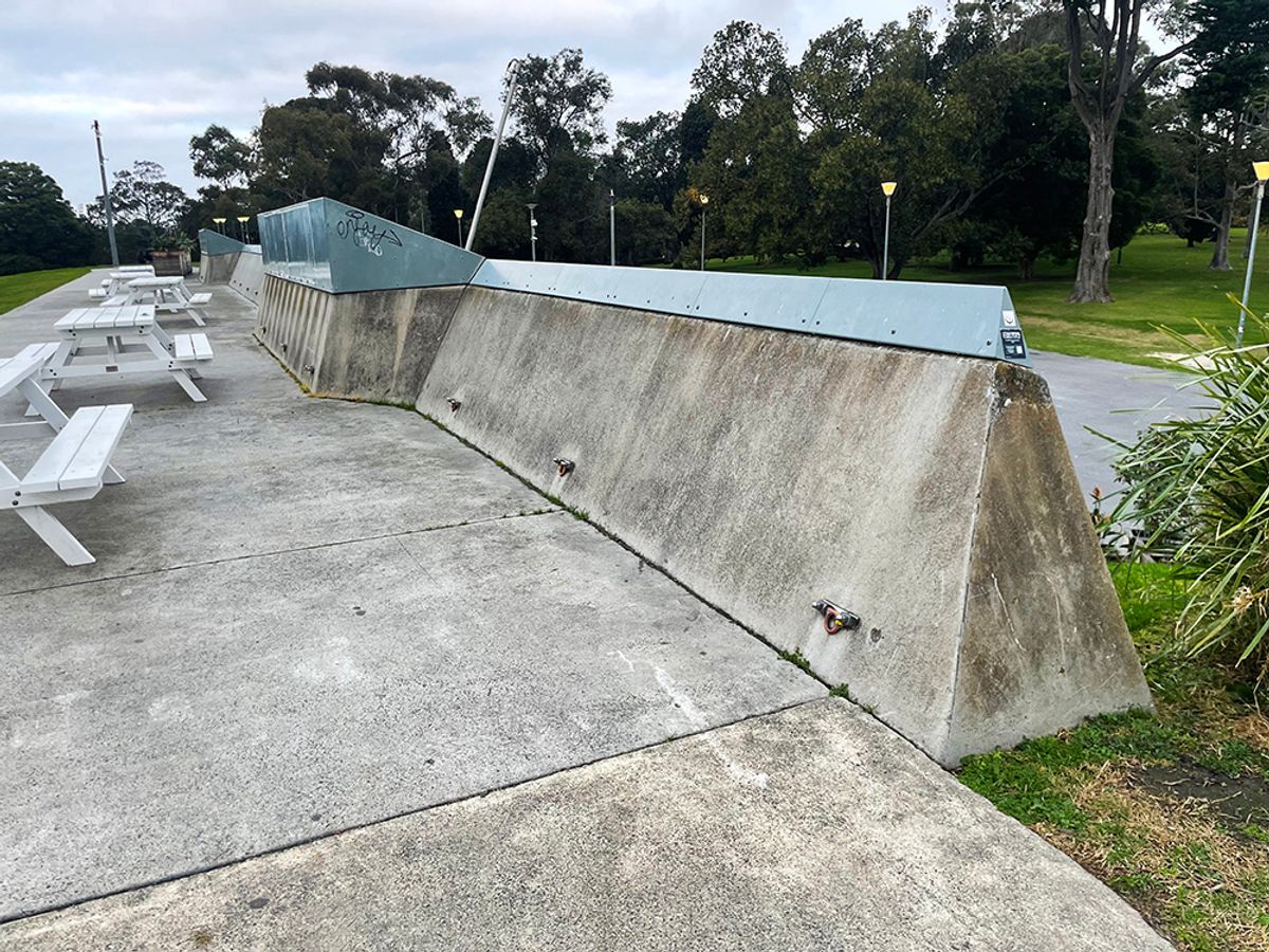 Sidney Myer Bank skate spot