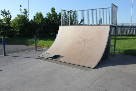 South Leeds Leisure Centre Par photo 4