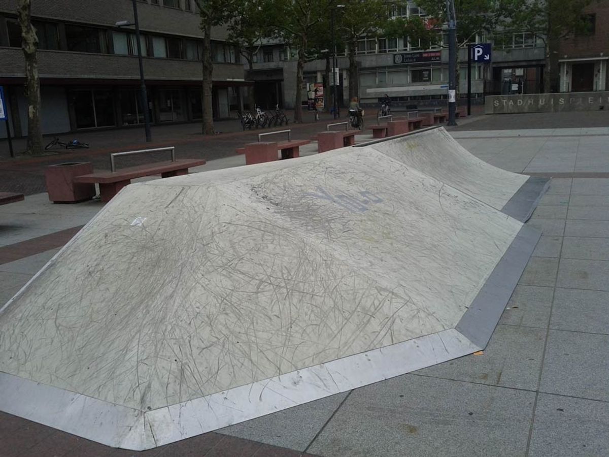 Stadhuisplein Street Park skatepark