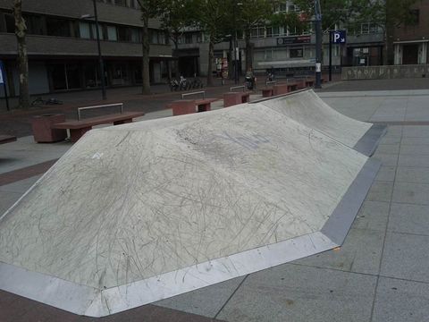 Stadhuisplein Street Park photo 2