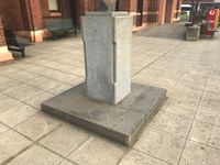 Statue Curb