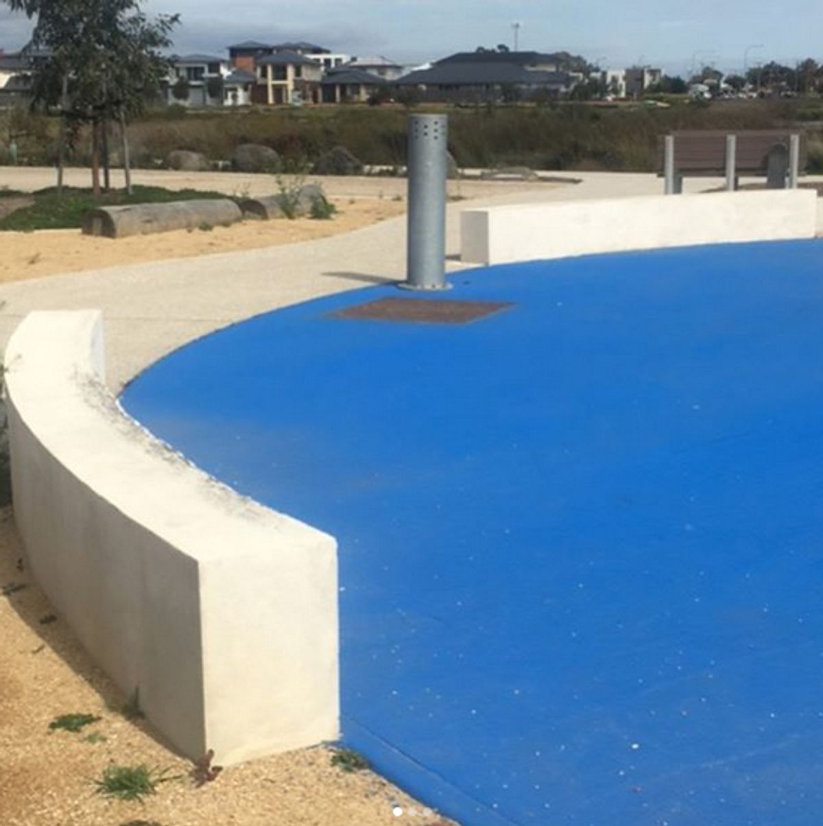 St Clair Dog Park Ledges skate spot