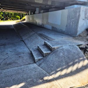 Stingray Creek Bank