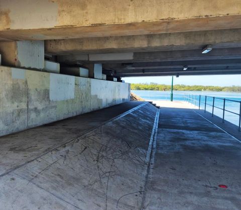 Stingray Creek Bank photo 2