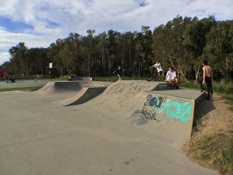 Suffolk Park Skatepark photo 3