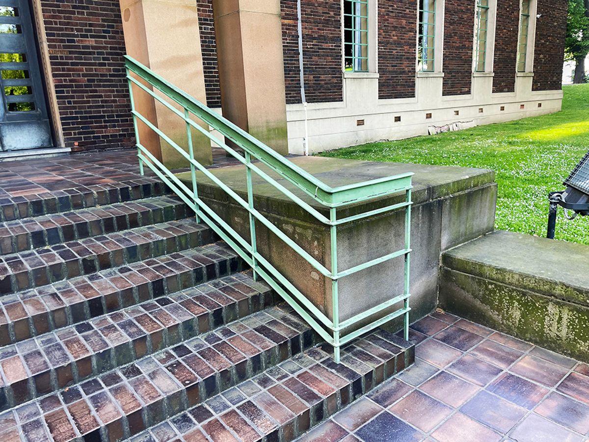 Surgeon Rail skate spot