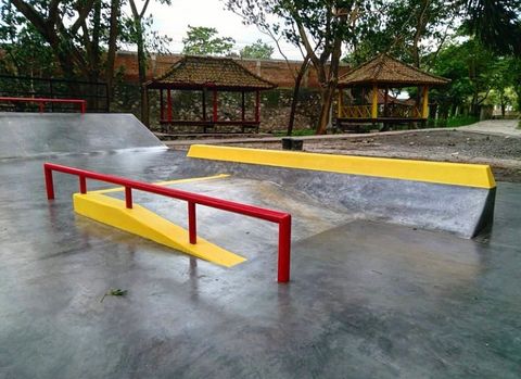 Taman Loang Baloq Skatepark photo 2