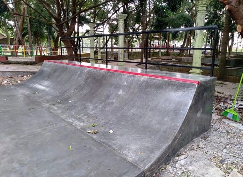 Taman Loang Baloq Skatepark