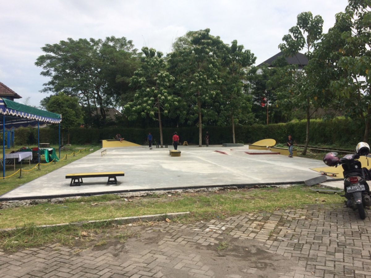 Tamkul Plaza skatepark
