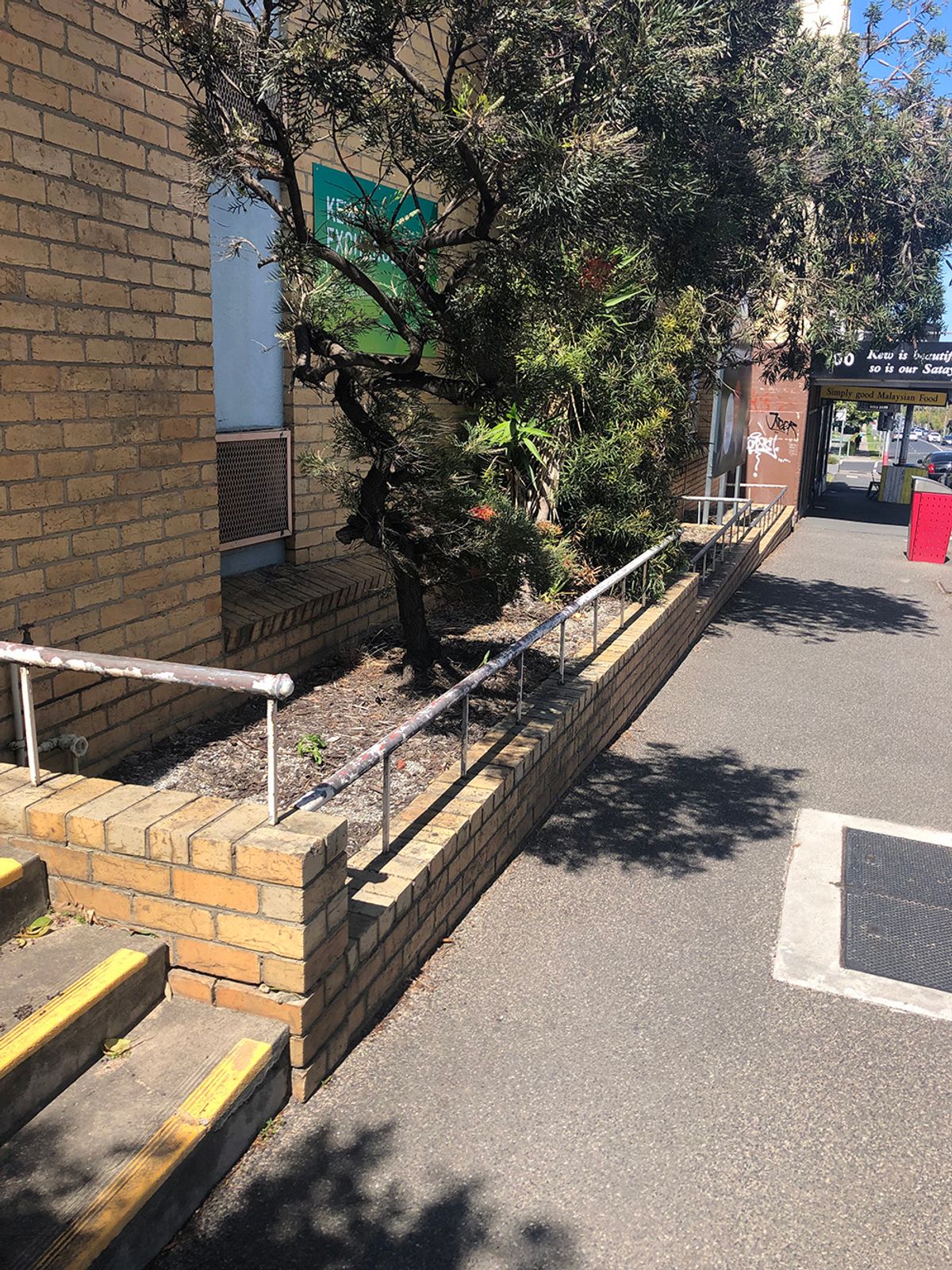 Telstra Kew Rail skate spot