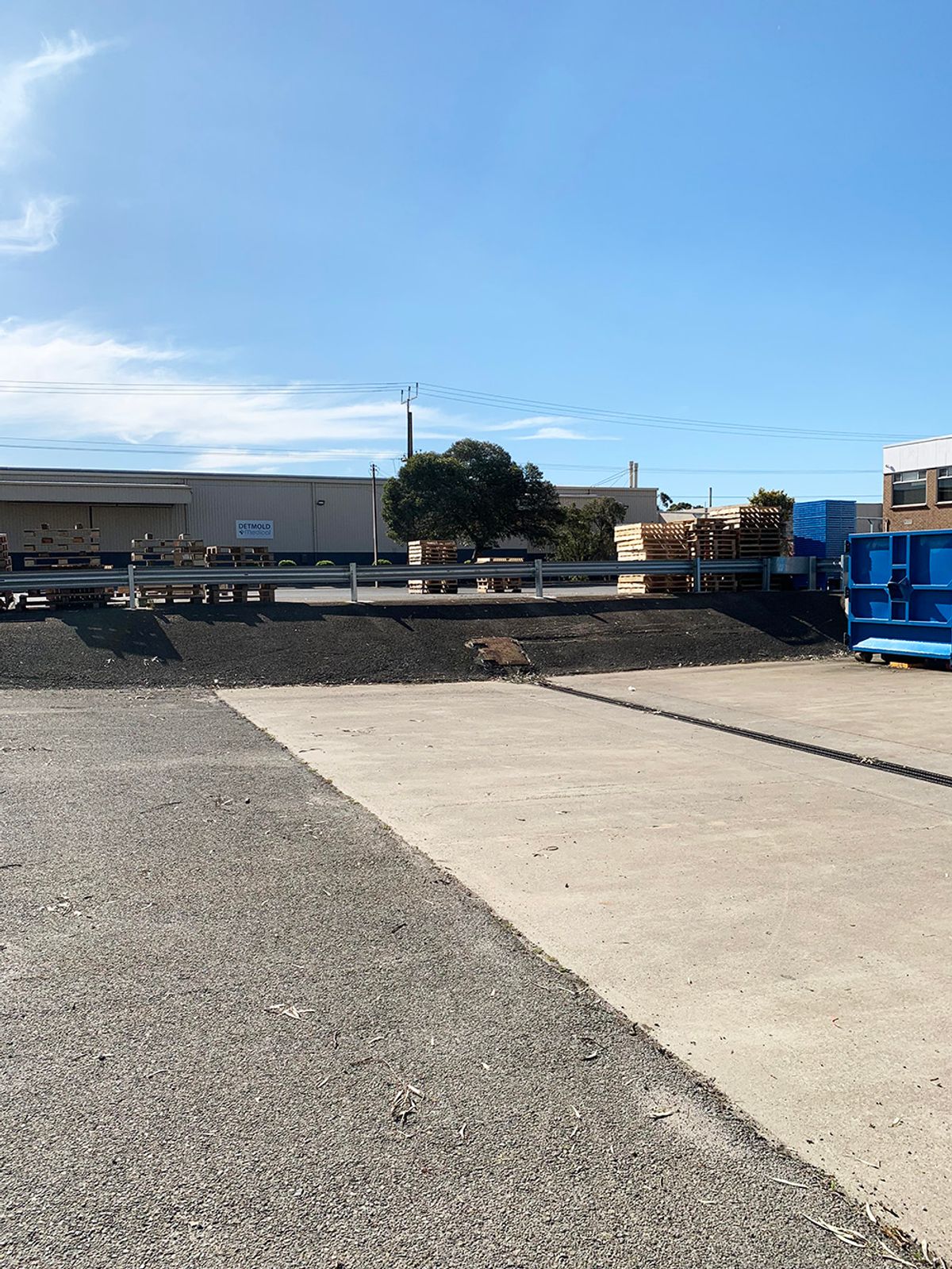 Third Loading Bay skate spot