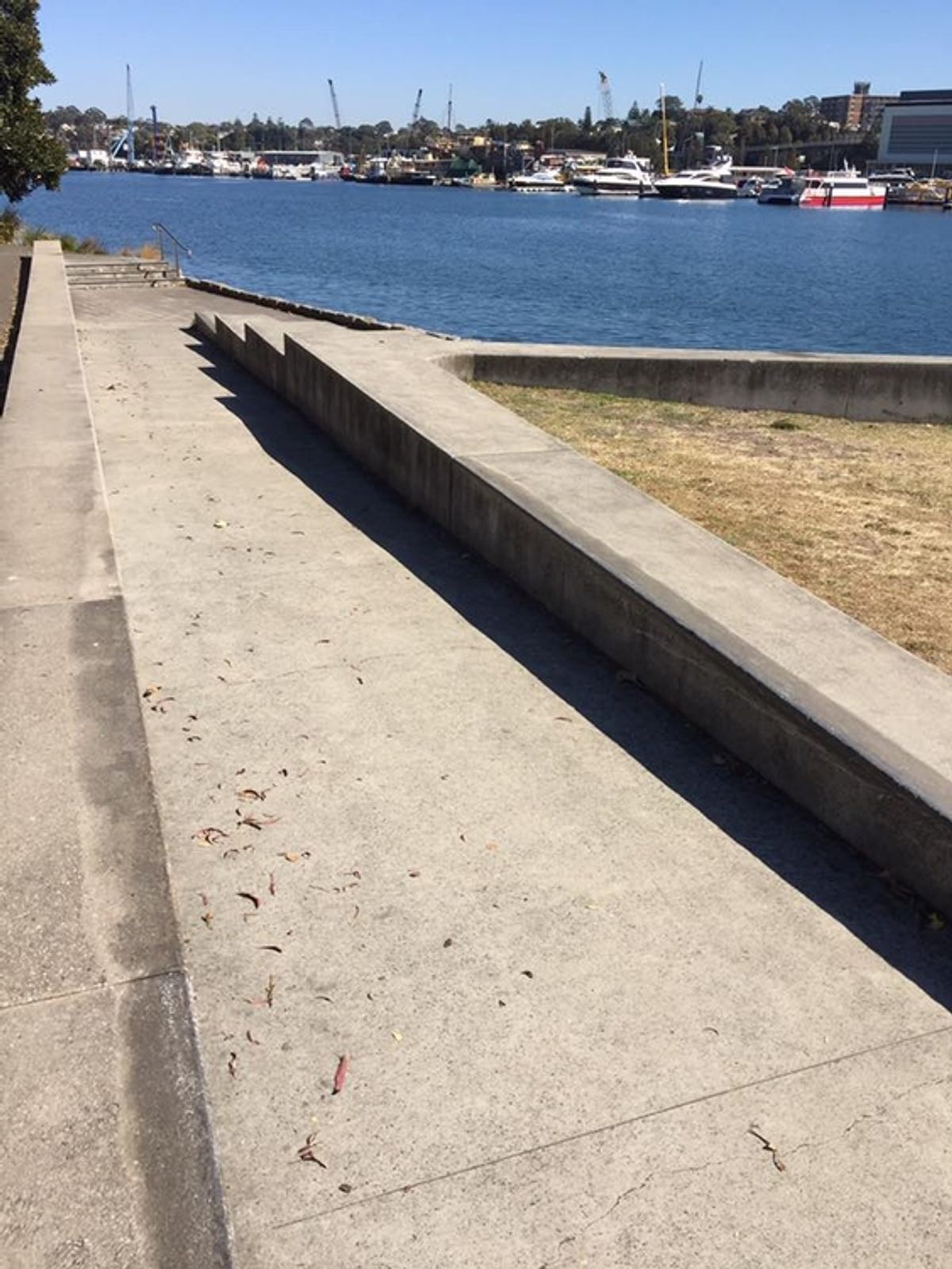 Thommos Ledge skate spot